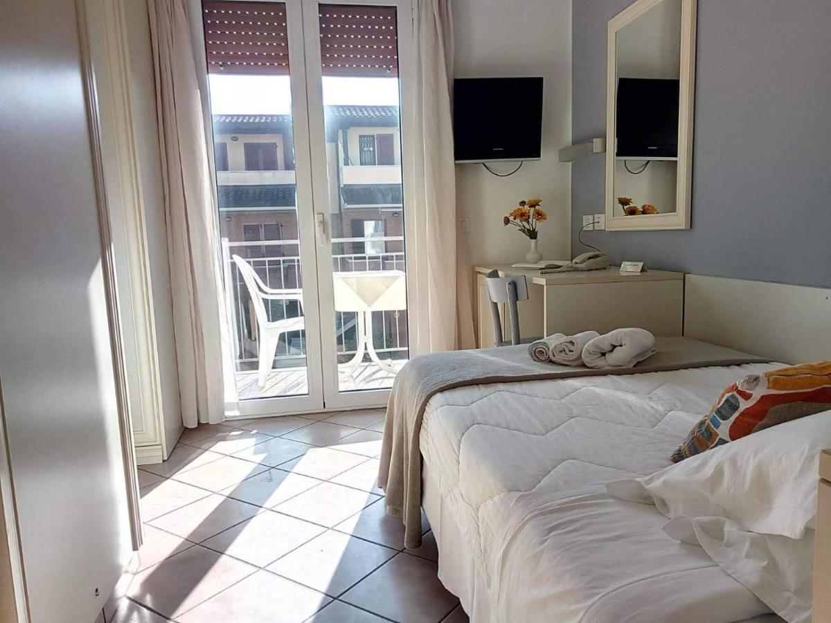 Hotel Garni Anna Cervia Exterior photo